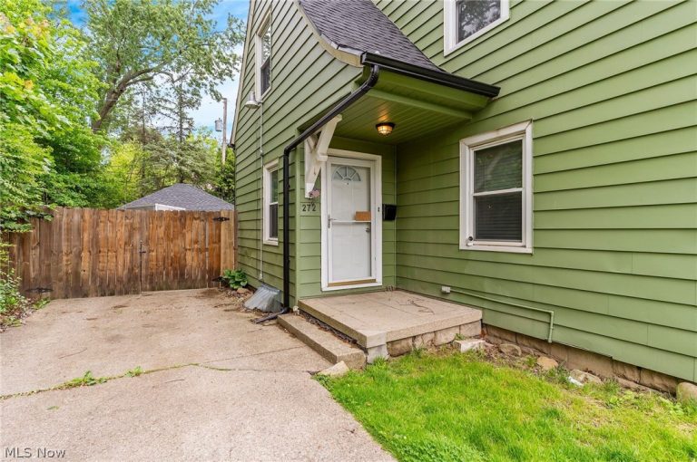 272 Outlook Avenue, Youngstown, OH - Photo 3