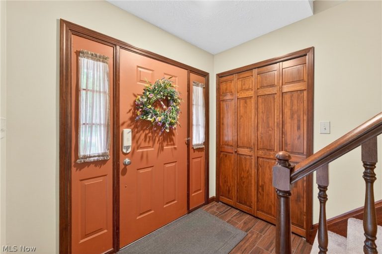10178 Huntington Park Drive, Strongsville, OH - Photo 4