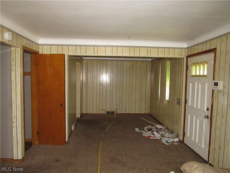 4680 Beechgrove Avenue, Garfield Heights, OH - Photo 2