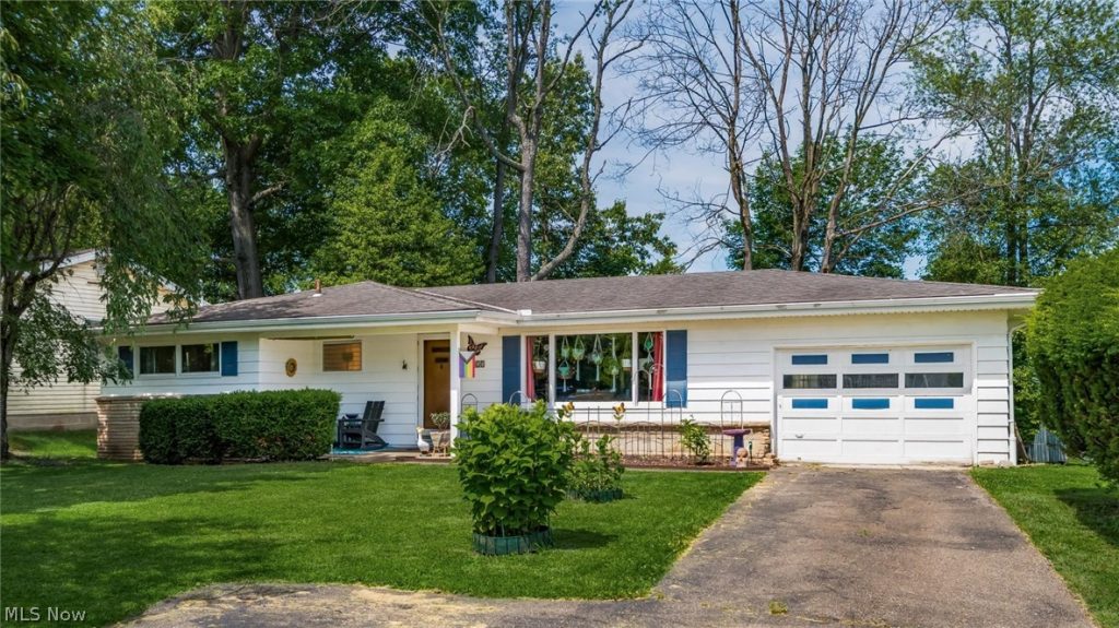2525 Geneva Drive, Zanesville, OH