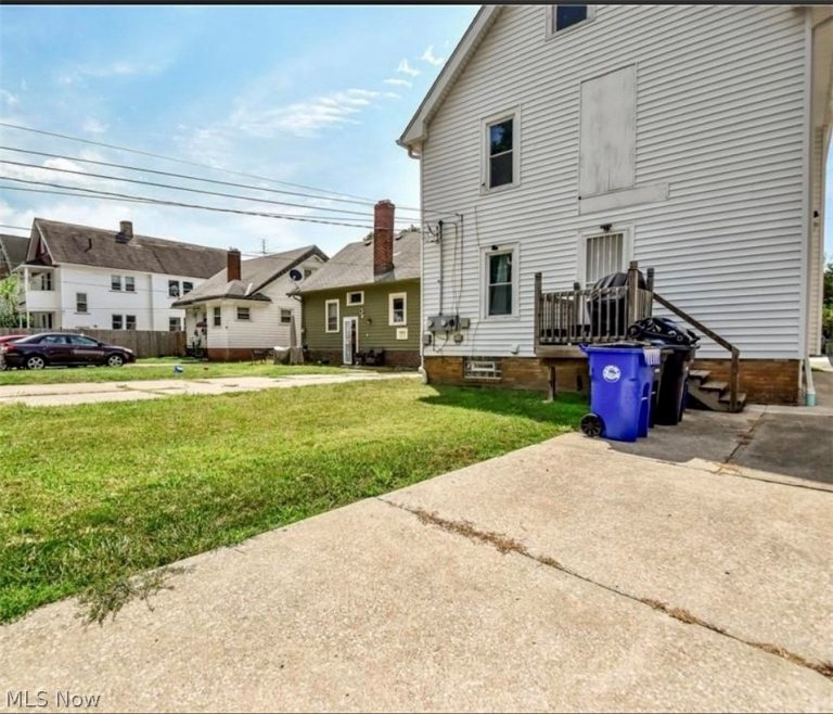 1051 171st Street, Cleveland, OH - Photo 4