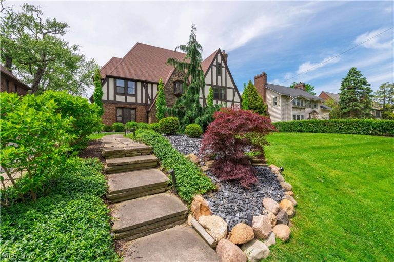 3002 Manchester Road, Shaker Heights, OH - Photo 2