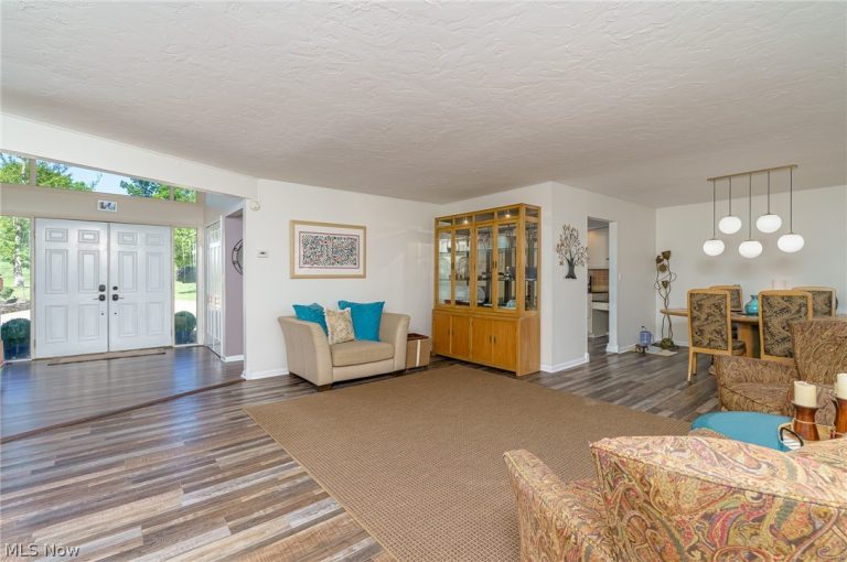 9124 Meadow Lane, Brecksville, OH - Photo 4