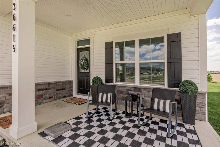 36615 Gladstone Mill Drive, North Ridgeville, OH - Photo 4