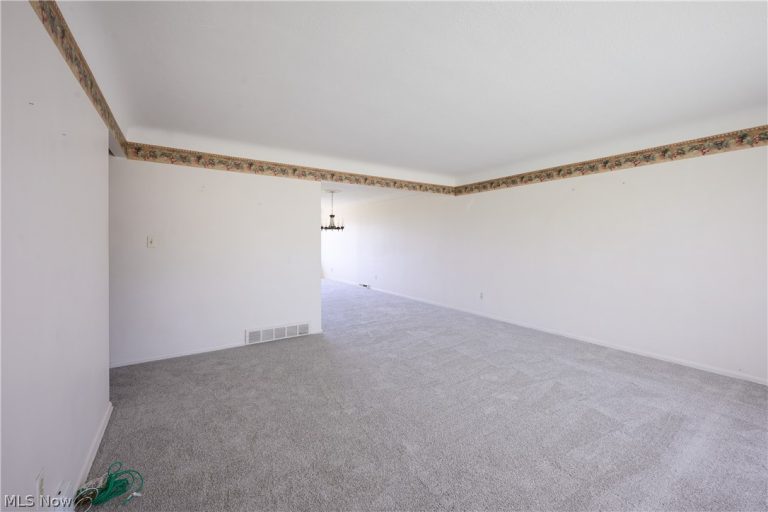 651 Parkleigh Drive, Seven Hills, OH - Photo 2
