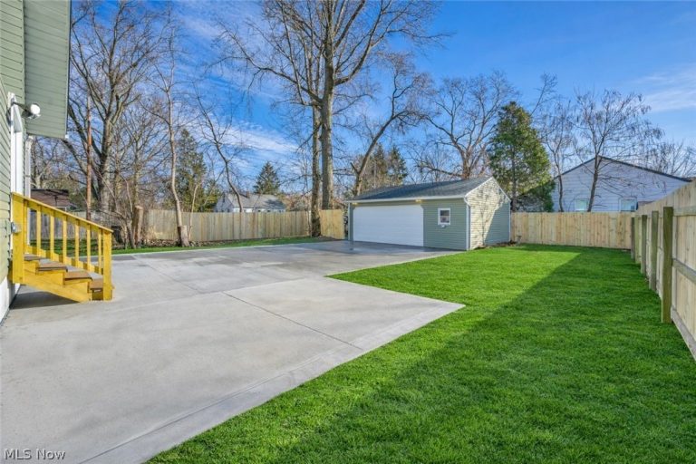 33418 Lake Shore Boulevard, Willowick, OH - Photo 8