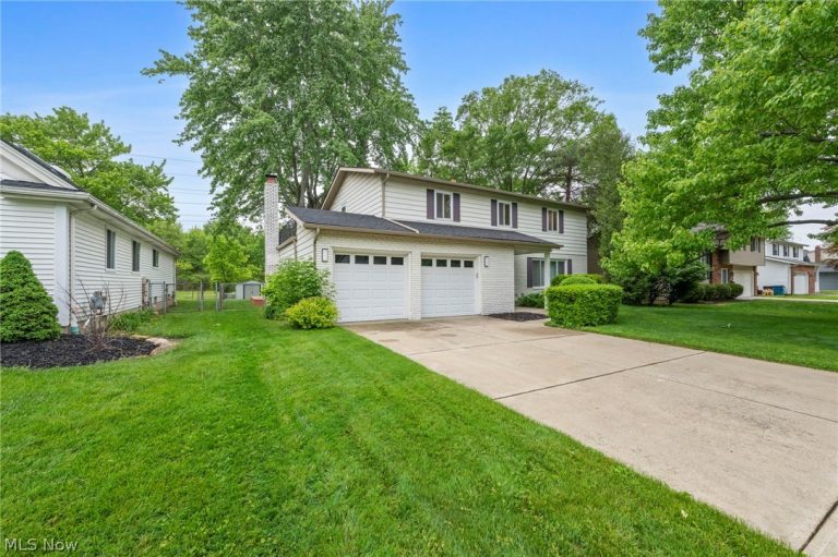 29595 Westminster Drive, North Olmsted, OH, 44070