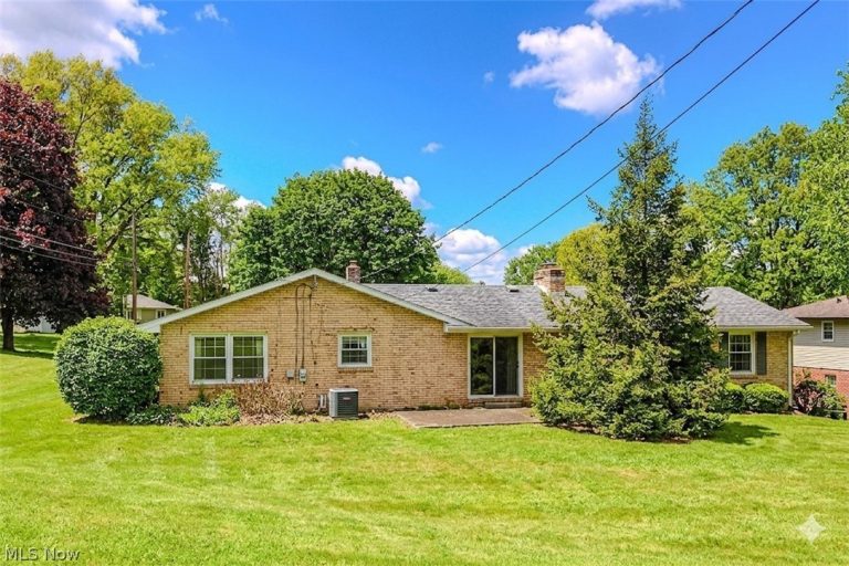 1740 Washington Boulevard, Louisville, OH - Photo 3