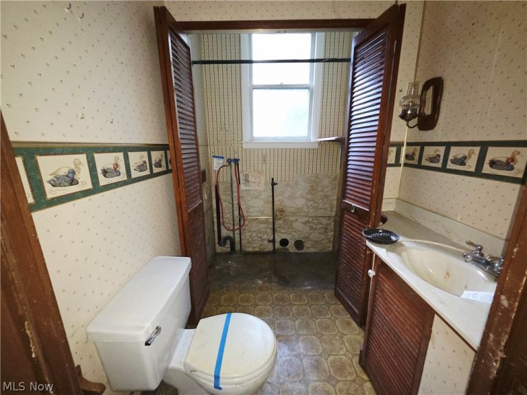 37 4th Street, Martins Ferry, OH - Photo 6