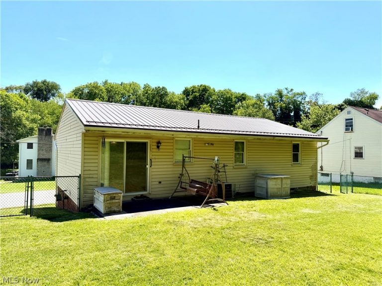 159 Valley Way, Weirton, WV - Photo 4