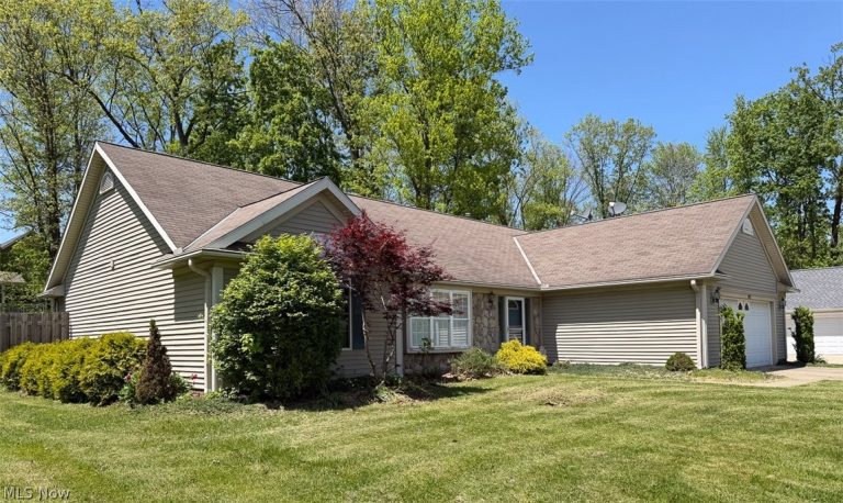 8912 Isabelle Lane, Macedonia, OH - Photo 2