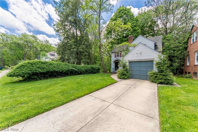 2038 Staunton Road, Cleveland Heights, OH - Photo 3
