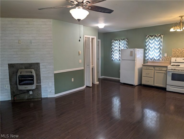 20 High Street, Glouster, OH - Photo 2