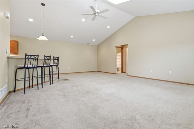 8717 Dublin Ridge Circle, Massillon, OH - Photo 4
