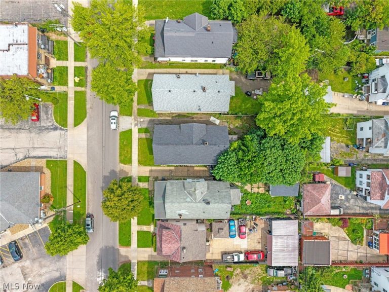 10711 Joan Avenue, Cleveland, OH - Photo 8