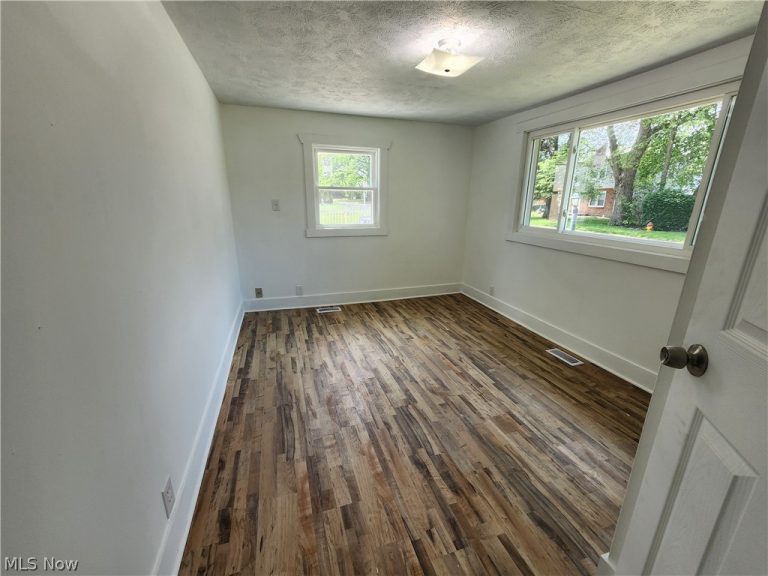 6247 Seneca Road, Mentor, OH - Photo 8