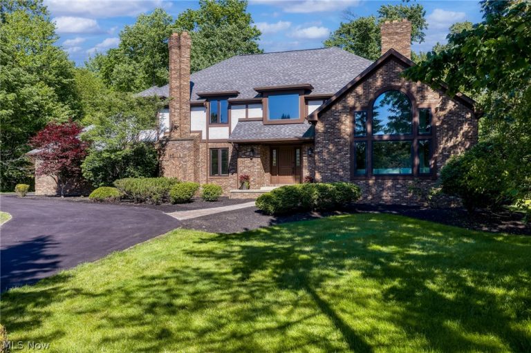 2483 Ginger Wren Road, Pepper Pike, OH - Photo 2