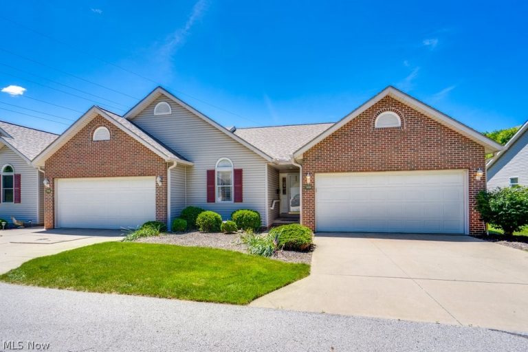 1488 Waters Edge Drive, Akron, OH - Photo 3