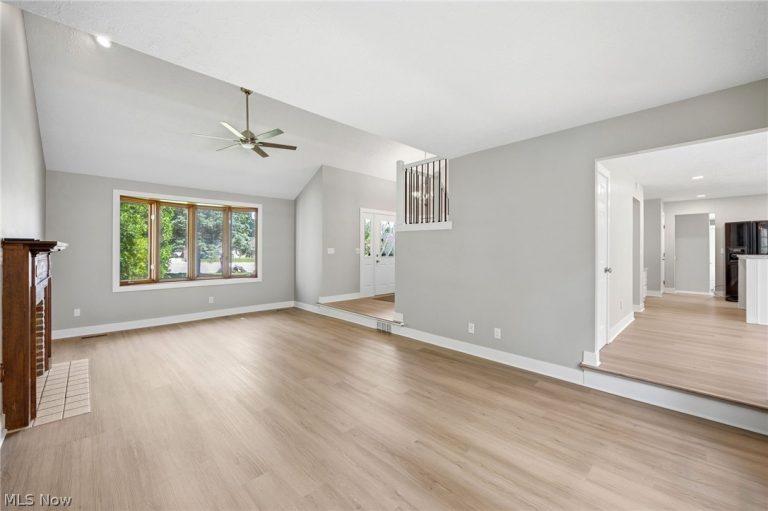 14367 Crown Point Parkway, Strongsville, OH - Photo 5