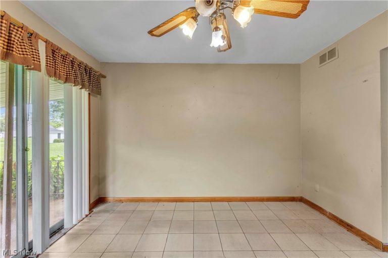 146 East Street, Wellington, OH - Photo 4