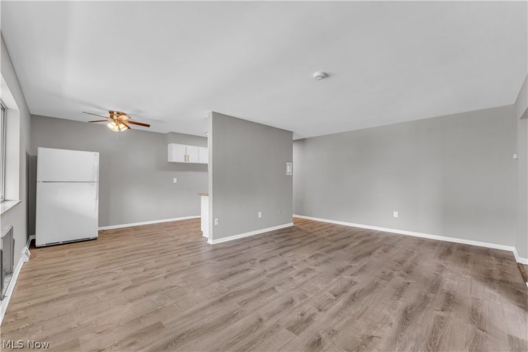 2537 Noble Road #301, Cleveland Heights, OH - Photo 5