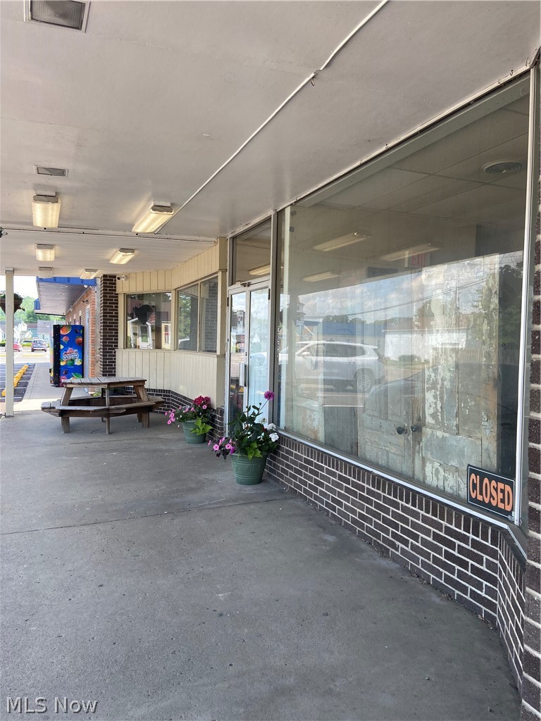 304 College Street, Newcomerstown, OH - Photo 6