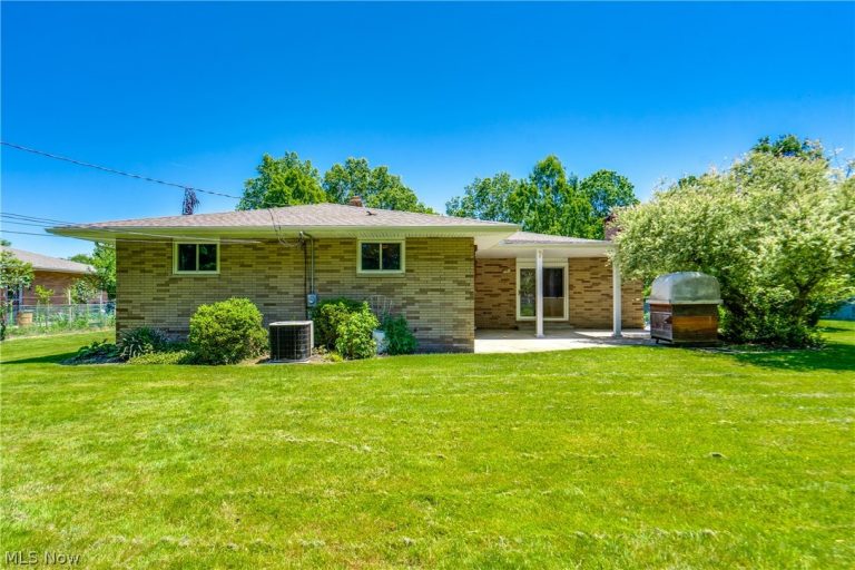 9942 Vista Drive, North Royalton, OH - Photo 3