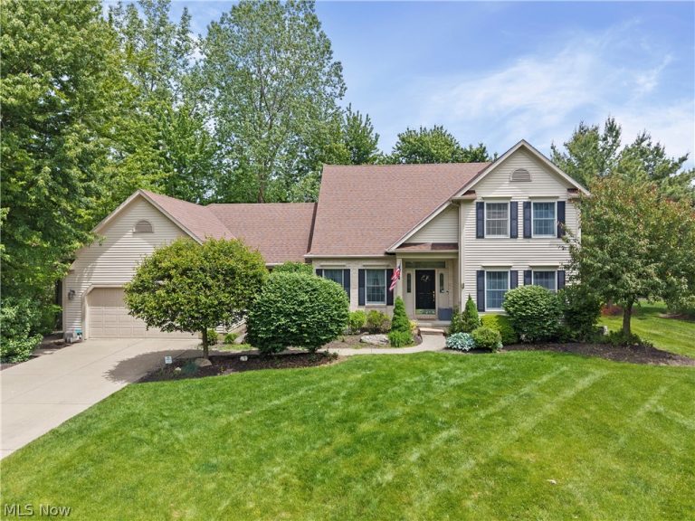 32194 Teasel Court, Avon Lake, OH - Photo 2