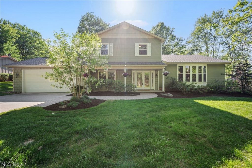8662 Tanglewood Trail, Chagrin Falls, OH