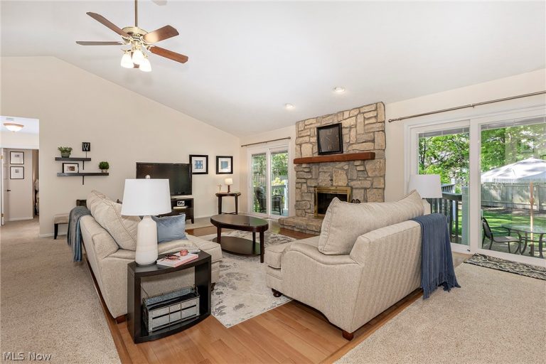 5766 Green Circle, Willoughby, OH - Photo 6