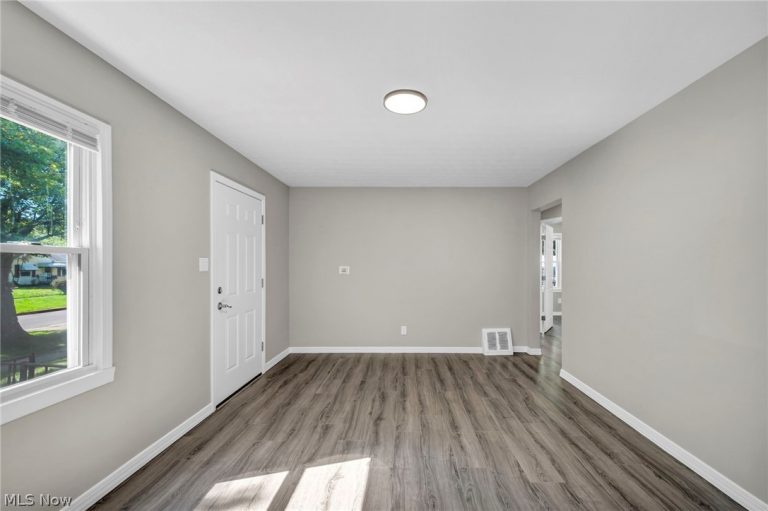 1291 Hardesty Boulevard, Akron, OH - Photo 8