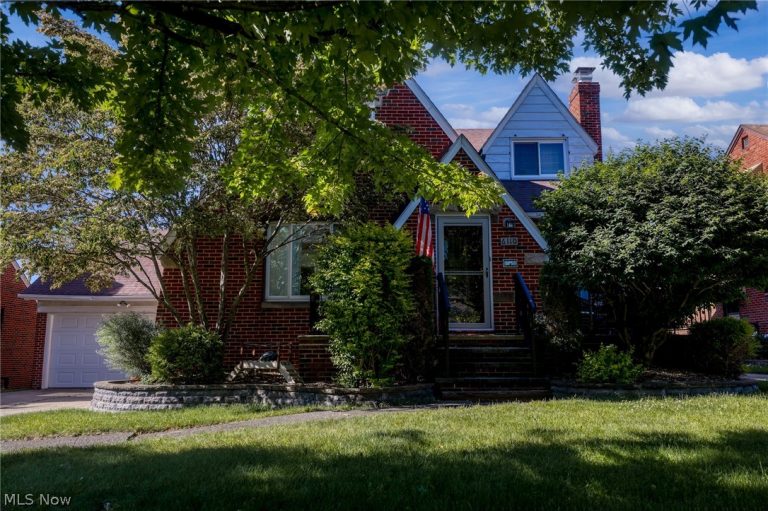 6110 Hollywood Drive, Parma, OH, 44129