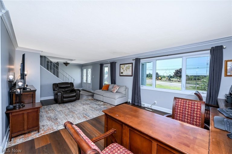 3748 Royalton Road, Brecksville, OH - Photo 4