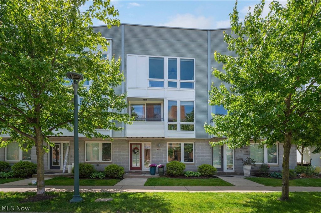 7313 Father Frascati Drive, Cleveland, OH