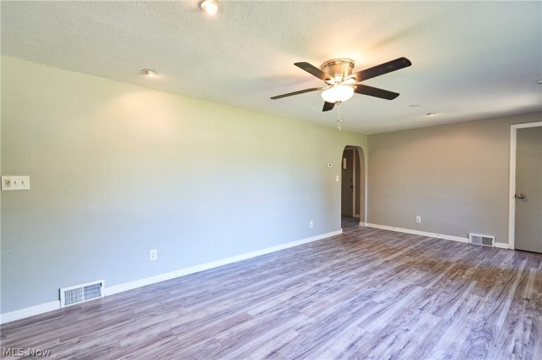 1160 Ivy Street, North Canton, OH - Photo 4