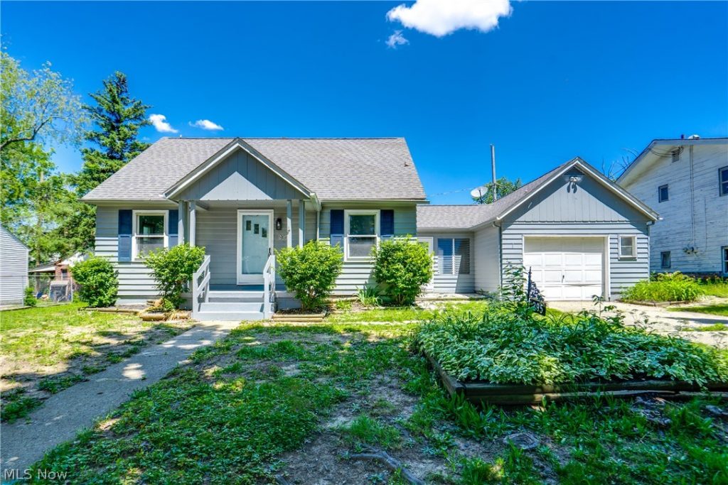 295 Boxwood Avenue, Akron, OH