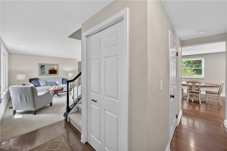 5640 Gibson Court, Hudson, OH - Photo 8