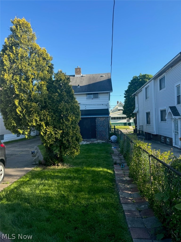 10913 Greenwich Avenue, Cleveland, OH - Photo 2