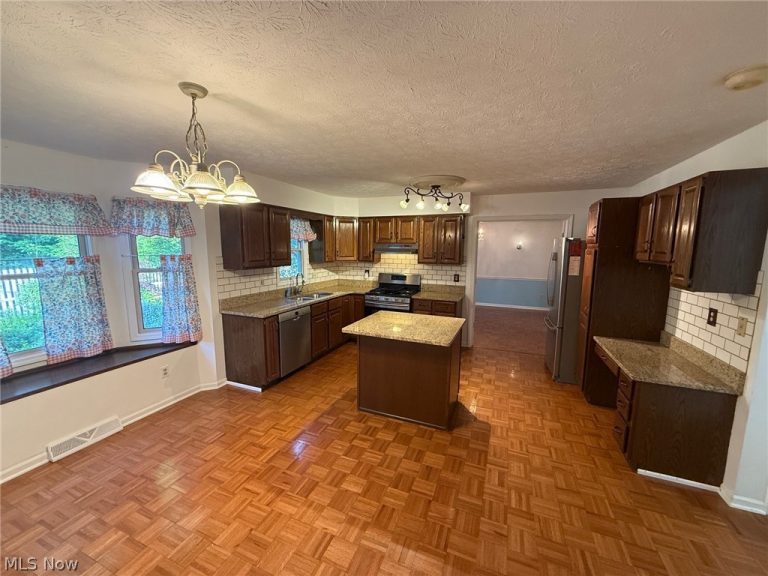 1273 Sharonbrook Drive, Twinsburg, OH - Photo 3