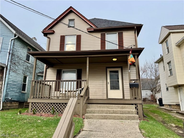 909 Clarendon Avenue, Canton, OH - Photo 4