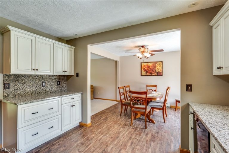 7004 Madison Avenue, Madison, OH - Photo 5