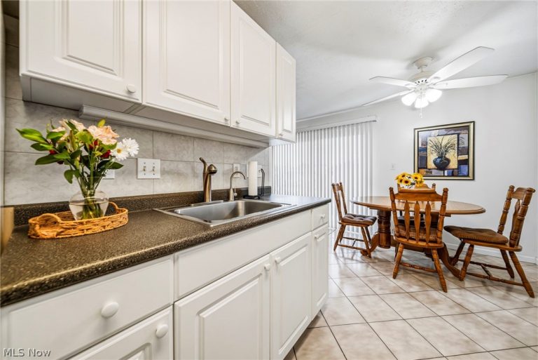1408 Golden Gate Boulevard #203, Mayfield Heights, OH - Photo 3