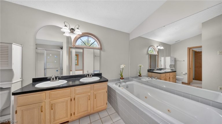 20745 Sun Meadow Trail, Strongsville, OH - Photo 4