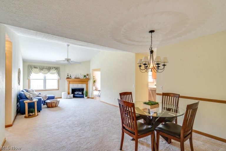 1488 Waters Edge Drive, Akron, OH - Photo 4