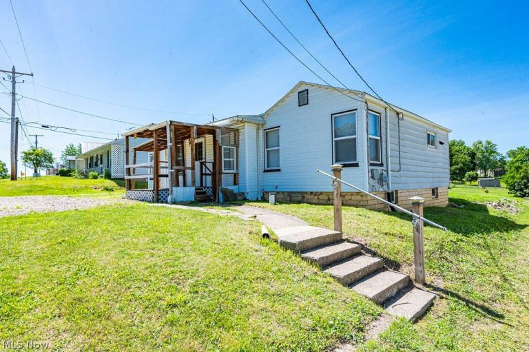 323 Steubenville Road, Carrollton, OH - Photo 3