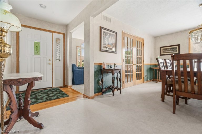 6862 Red Deer Circle, Canton, OH - Photo 8