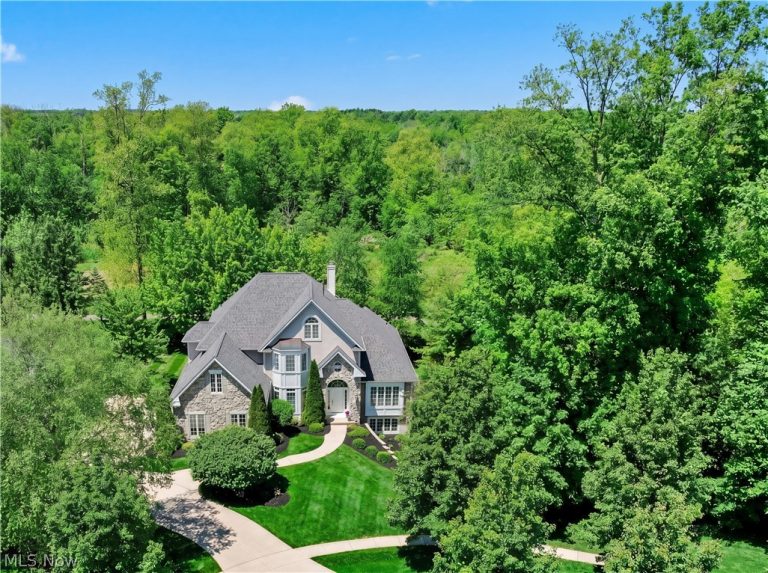 5978 Woodland View Drive, Medina, OH - Photo 2