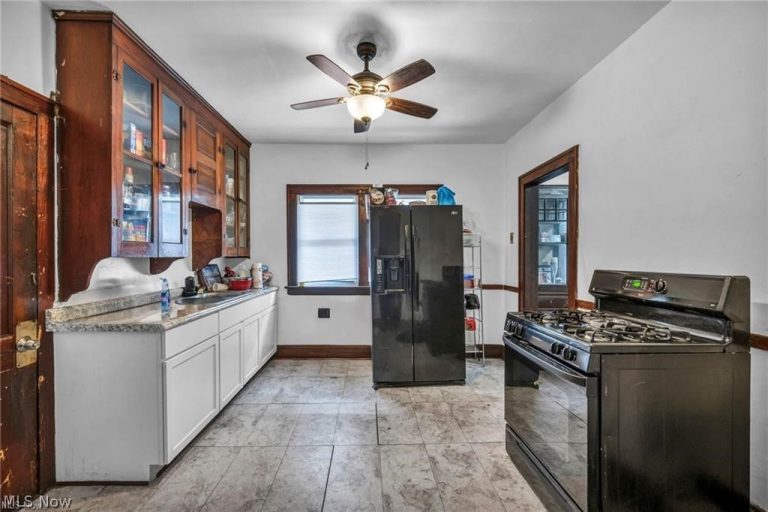 2822 Saratoga Avenue, Cleveland, OH - Photo 5