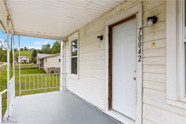 70042 1st Street, Flushing, OH - Photo 4