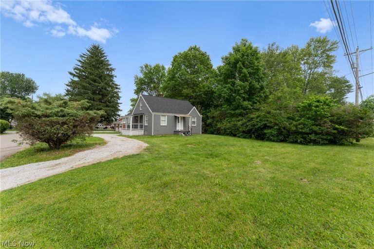 3502 Cleveland Avenue, Canton, OH - Photo 3